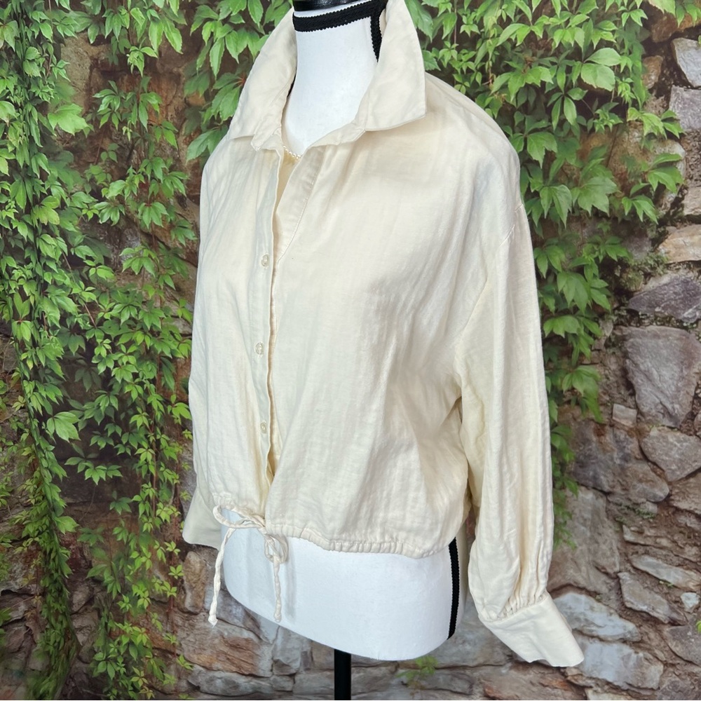 DREW Tan Button Front Quiet Luxury Drawstring Cropped Blouse, S - Picture 4 of 10